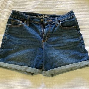 Universal Thread Mid-Rise Boyfriend Shorts